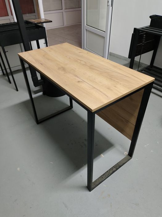 Стол в силе лофт