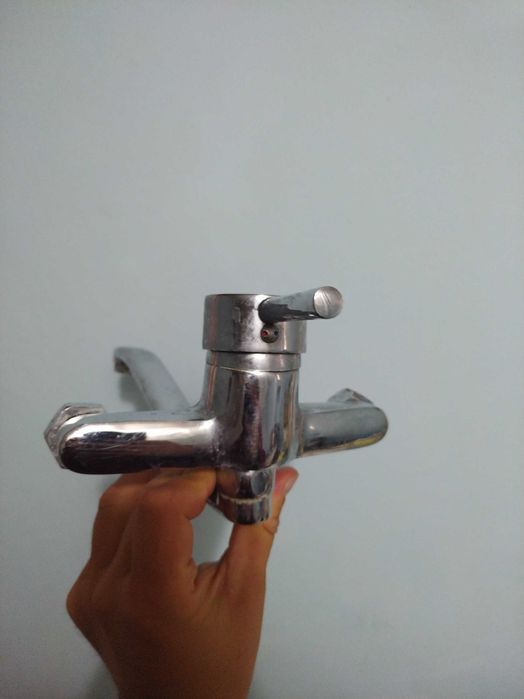 Смесител за умивалник