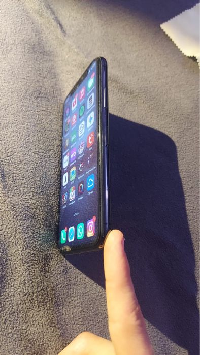 Продам iPhone X срочно