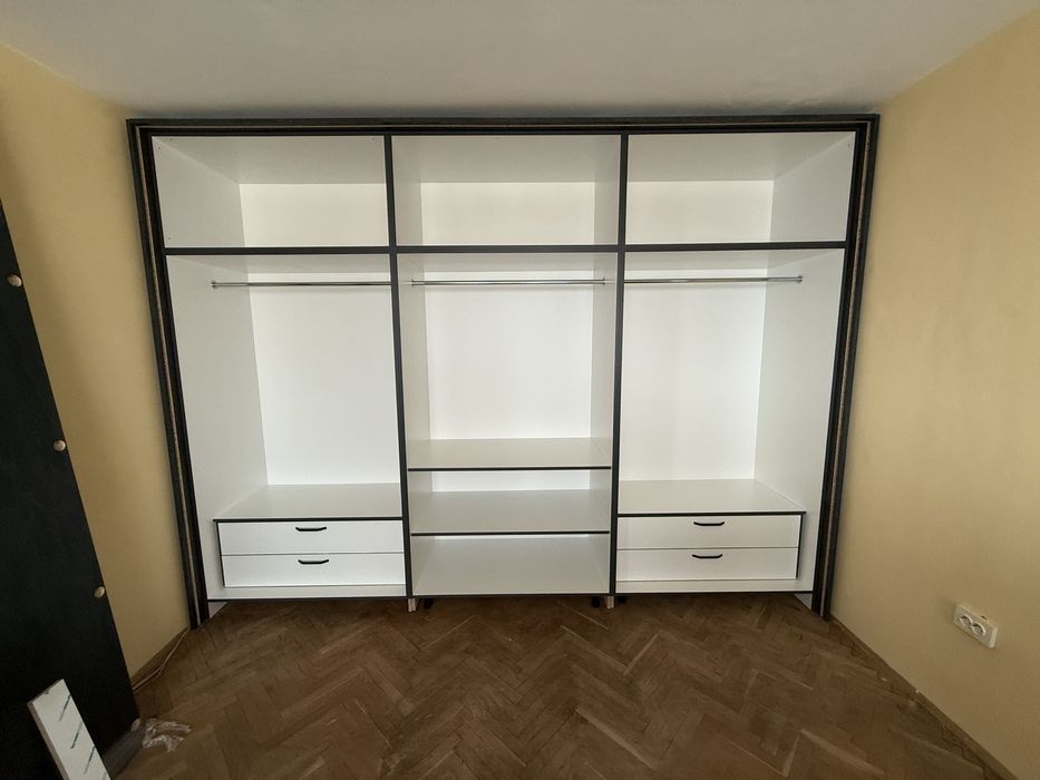 Мебели по поръчка   Дърводелски услуги