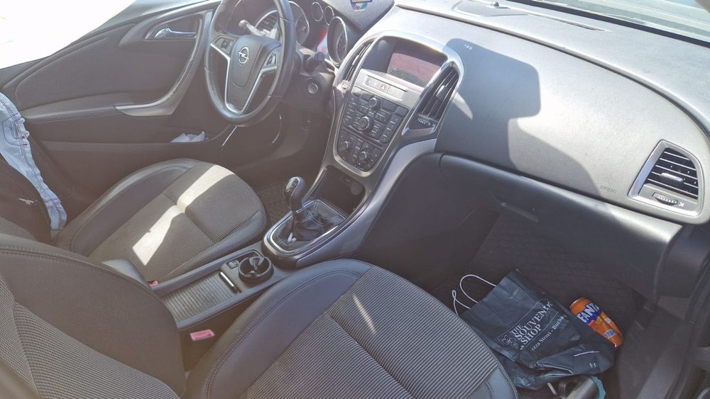Opel astra j 1.4 turbo far roti structurate usi usa hayon portbagaj fuzeta oglinda Oglinzi stop stopuri Scaune interior bord Volan airbag aripa