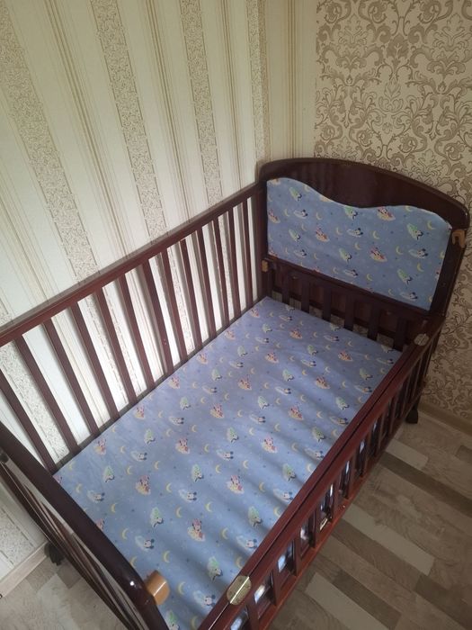 Детская кроватка с люлькой
