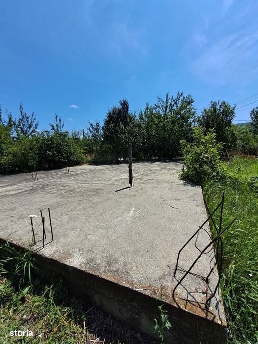 Vând/schimb casa Davidesti cu garsoniera Mioveni