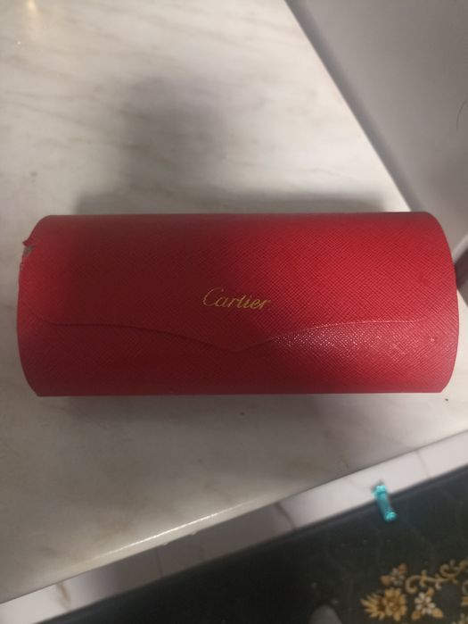 Продавам дамски слънчеви очила