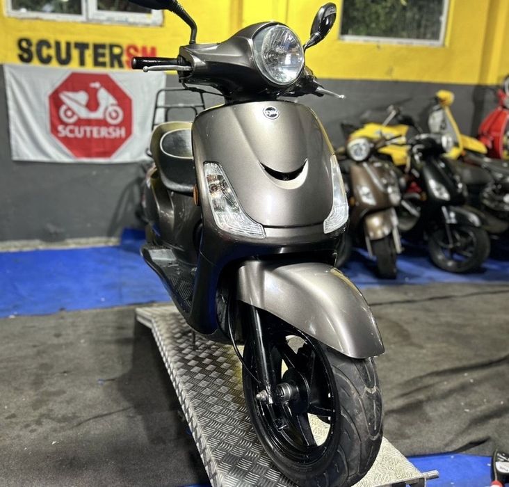 Vand scuter fara permis pe benzina