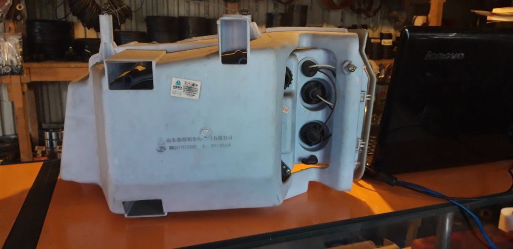 Фара правая на хову