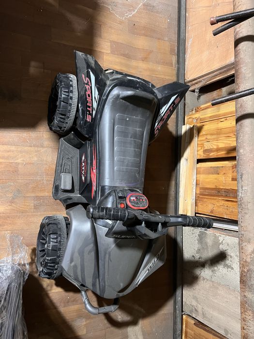 Электромотоцикл и детский велосипед