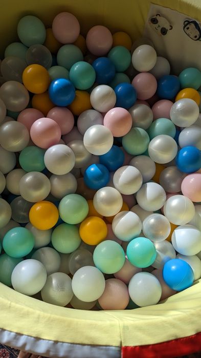 Детский сухой бассейн с шариками