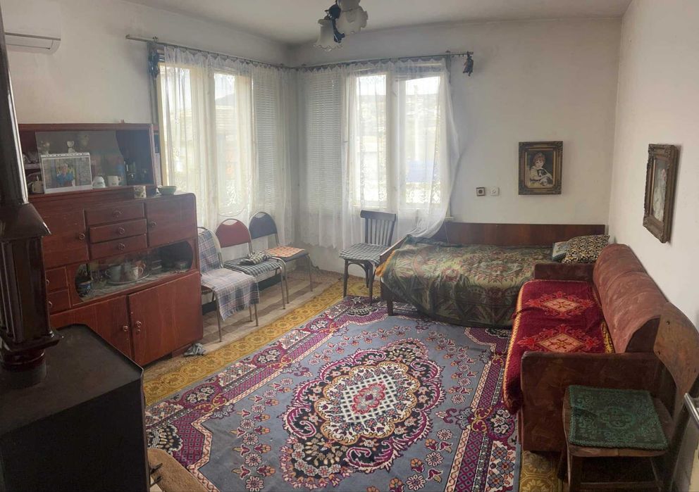 Продава се Къща в Опака - 150 кв.м за 340 €/кв.м - Снимка #1
