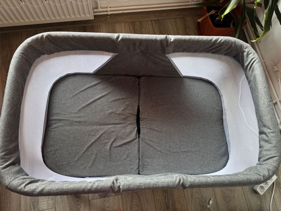 Pătuț co-sleeper