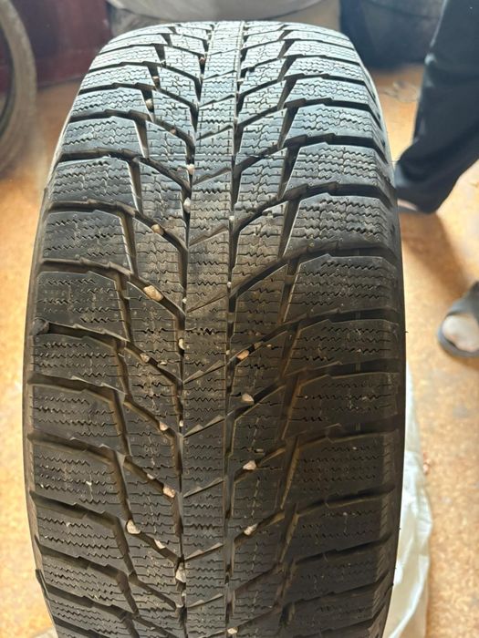 шины 215/55/17R продам