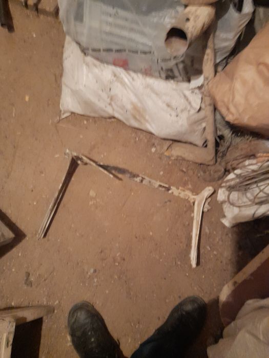 Продам умывальник с кранштейнм