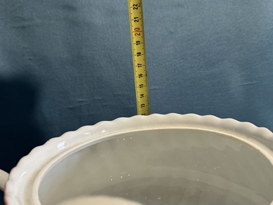 Български порцеланов супник