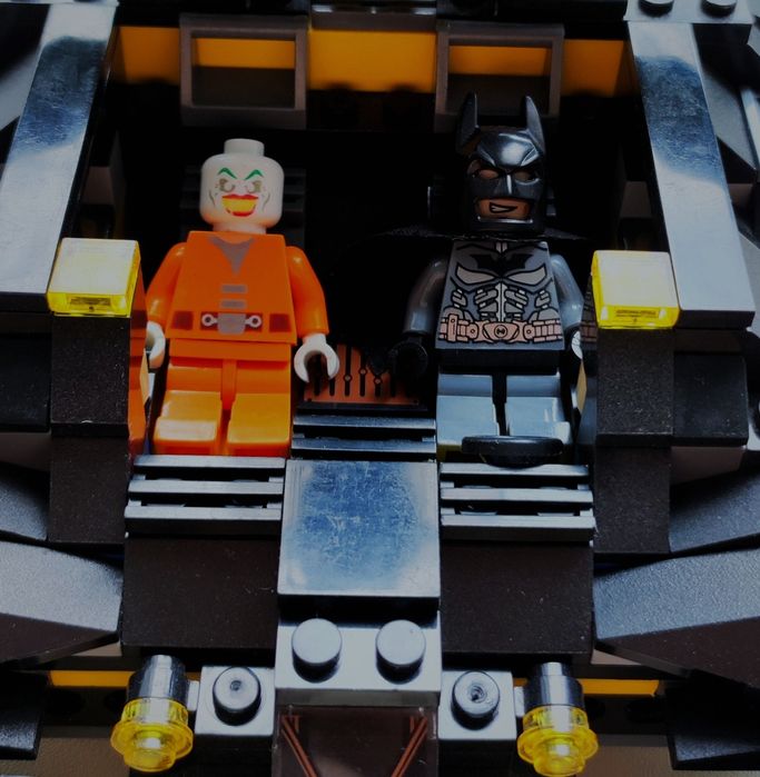 Продам Лего бетмобиль.