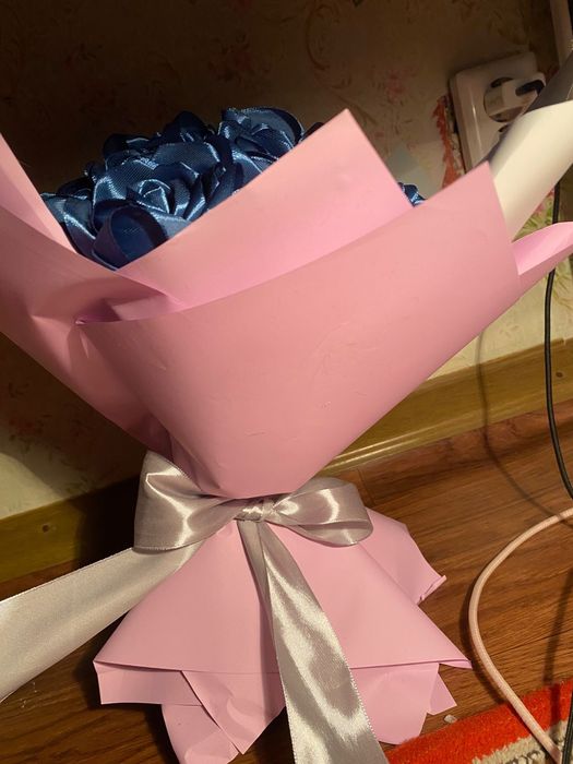 атласные розы, с блёстками и без