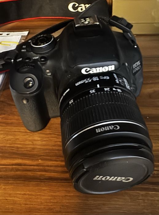 Vand dslr  CANON EOS 600D