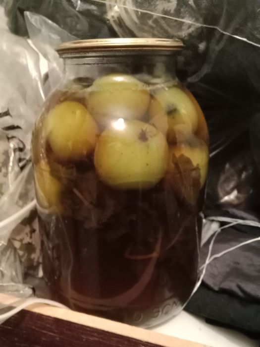 Продам Соленье огурцы и компоты