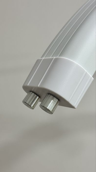 Продам белую Led лампу Luna.