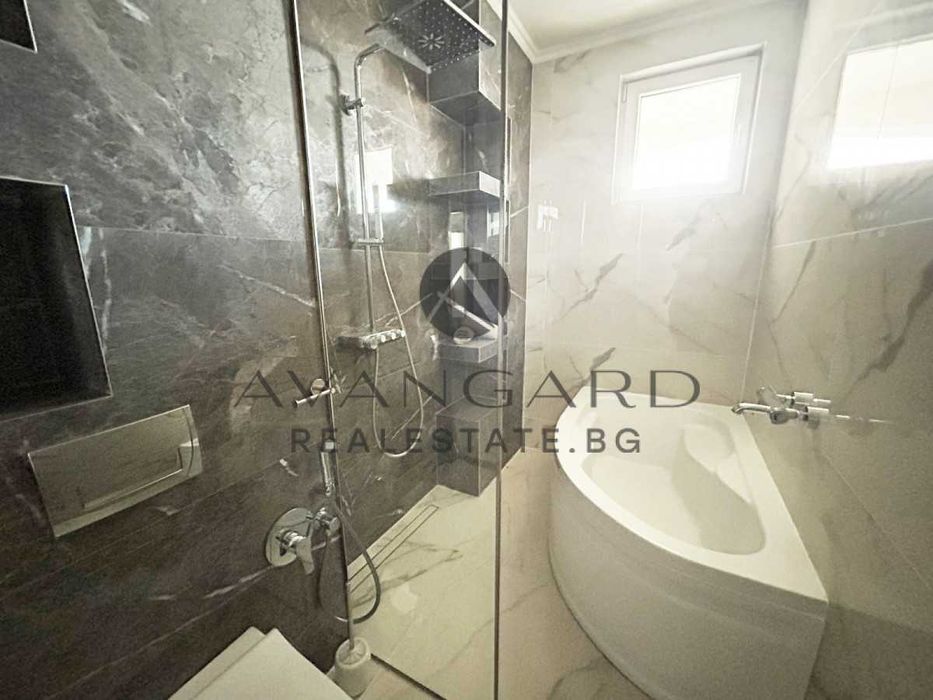 Продава се Къща в Пловдив, Остромила - 388 кв.м за 1225 €/кв.м - Снимка #17