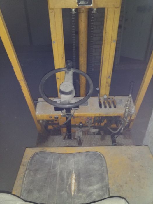 Электропогрущик  вилочный.