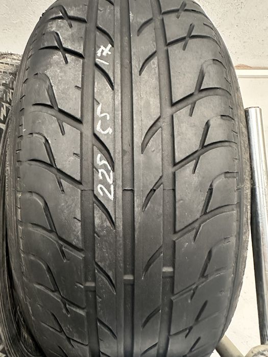 Шина 225/55R17 (1шт)