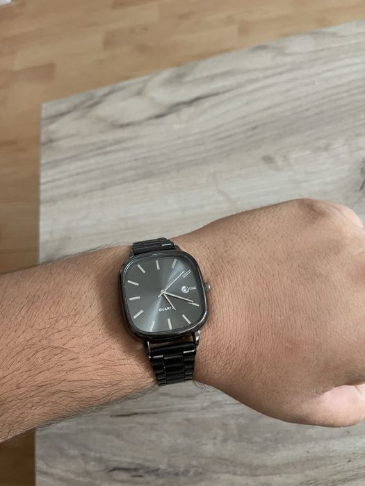 2 ceasuri de mâna Quartz + geneva - funcționale - 140 lei