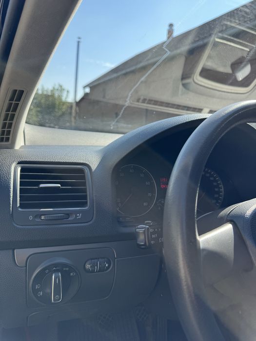VW Golf 5 | 205.xxx km | Trapă | 2.250€