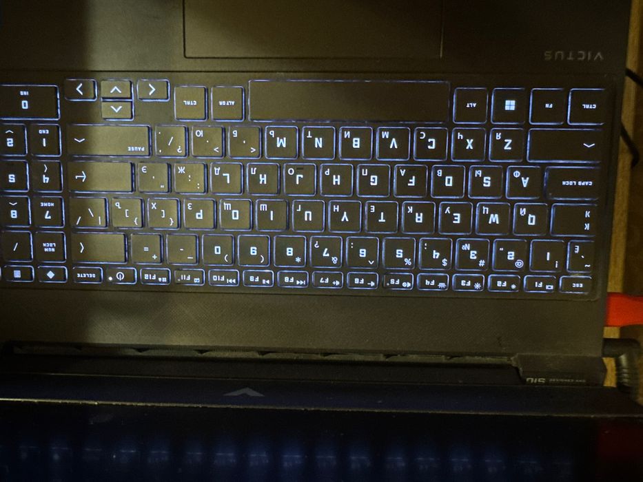 Ноутбук HP victus 15