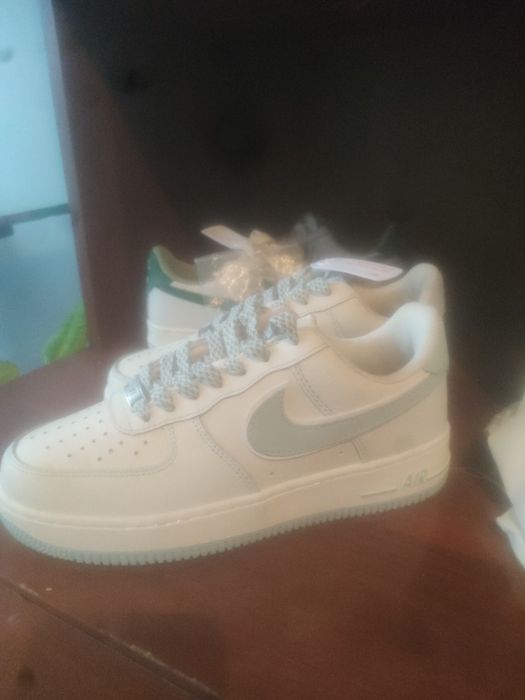 Кросовки обувь женская