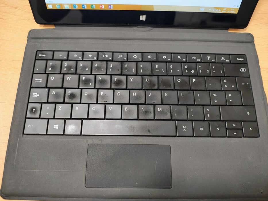 Продава се Microsoft Surface