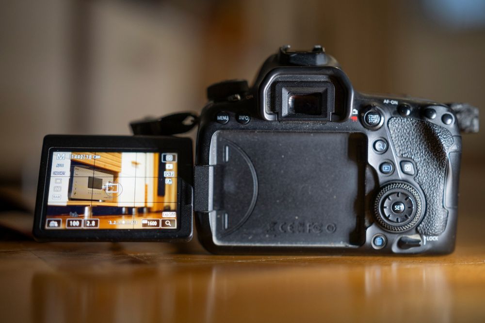 Aparat foto Canon 6D MK2