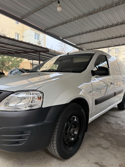 Lada largus furgon ………..