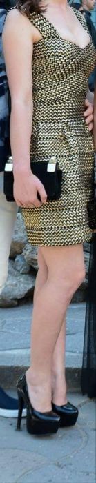 Къса маркова рокля