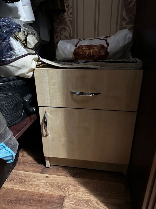 Продаются тумбы в количестве 4 шт