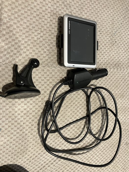 Навигация Garmin nüvi 1200 GPS с оригинално зарядно