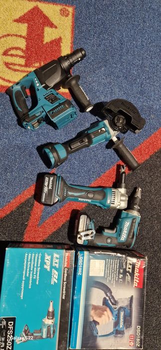 Makita set scule pe acumulator