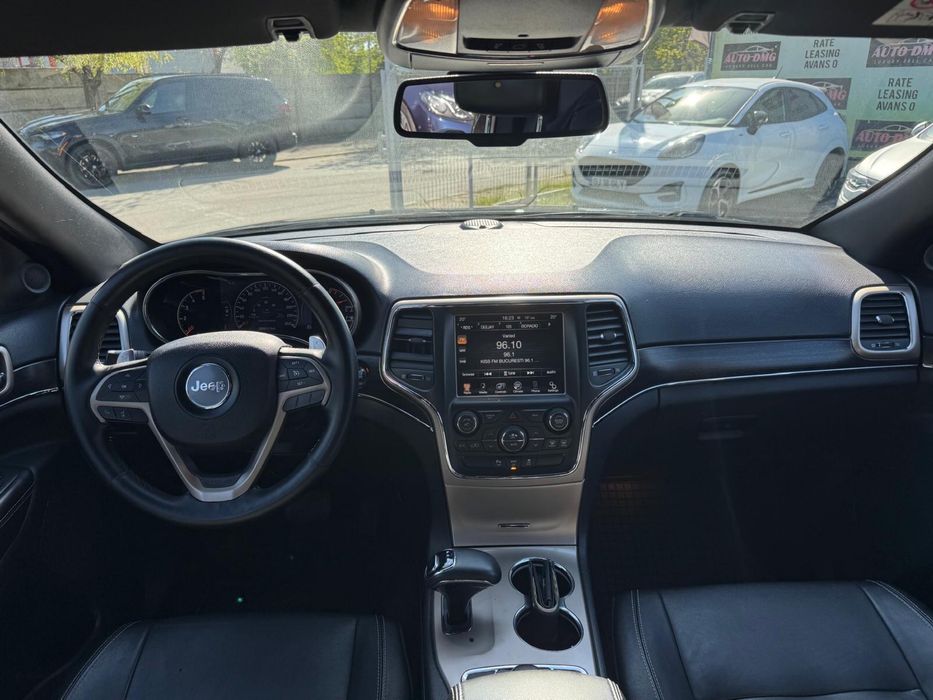 Jeep Grand Cherokee 4x4 250 CP. Fara daune in istoric