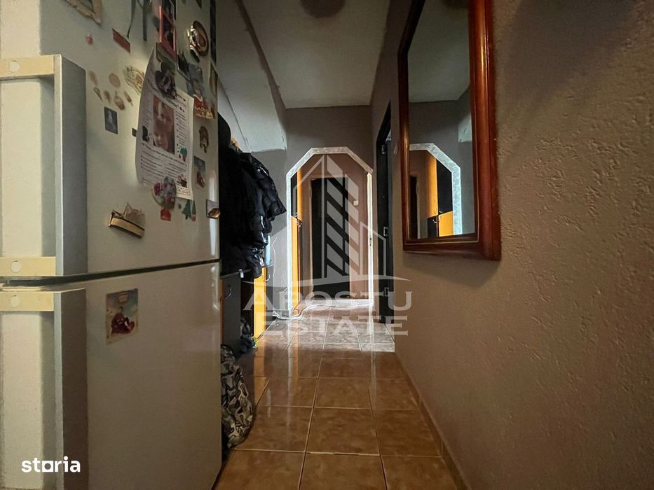 Apartament 4 camere, zona Confectii