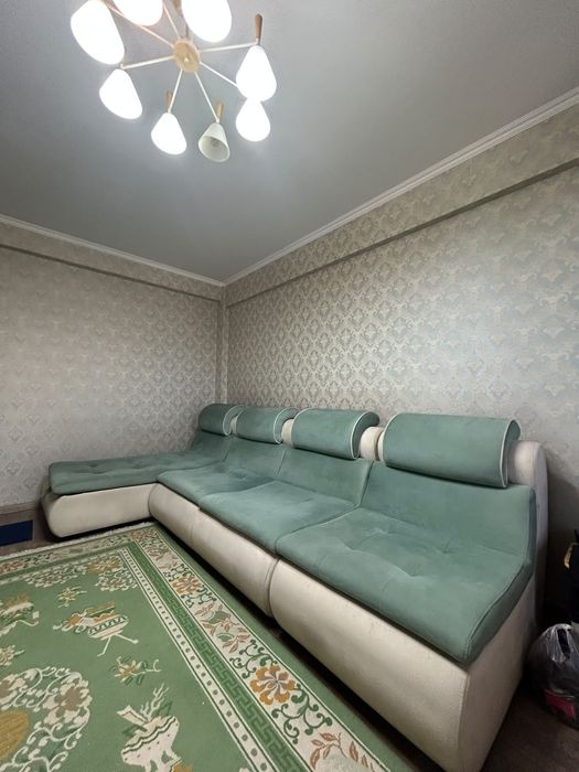 Продам большой угловой диван