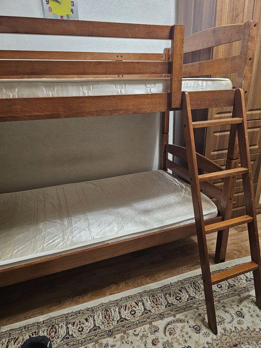 Детская  двухъярусная кровать