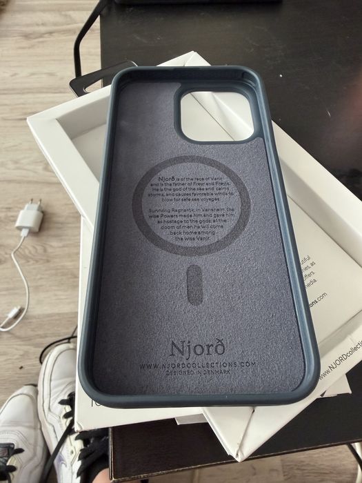 Husă Njord Collections MagSafe pentru iPhone 15 Pro Max