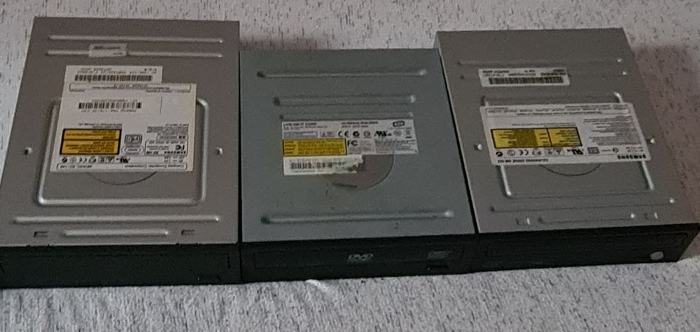 3 DVD/CD RW + 1 DVD/CD RW Laptop