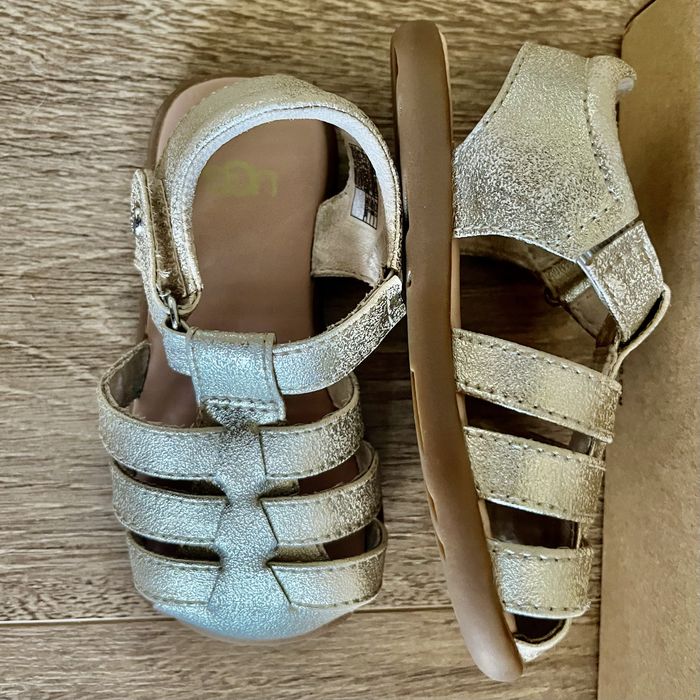 Детски сандали UGG 23.5 номер