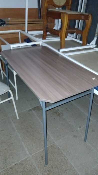 Продам шикарный стол Zeta