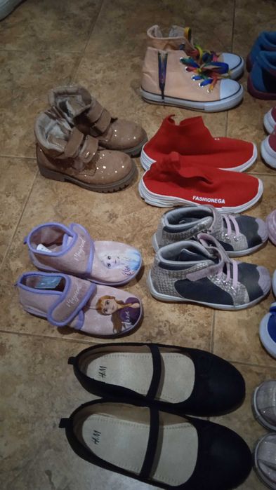 Детски маратонки кецове сандали чехли боти и др от 22 eu номер до 33 N