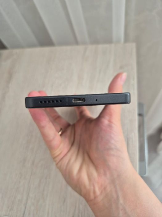 Продам телефон Xiaomi Redmi Note 13 Pro