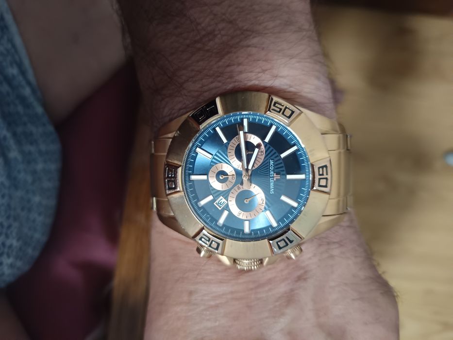Часовник Jacques lemans