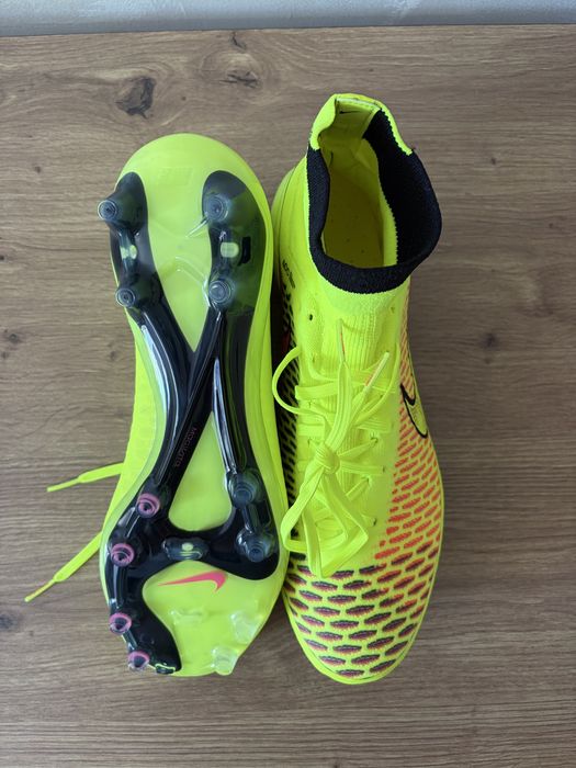 Nike Magista професионални бутонки