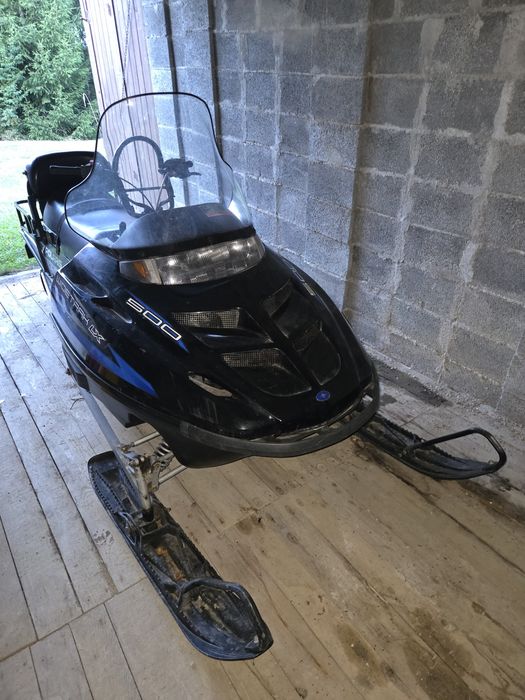Snowmobile Polaris Widetrak 500
