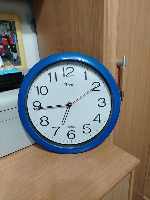 Часы настенные  " 21 век" за полцены